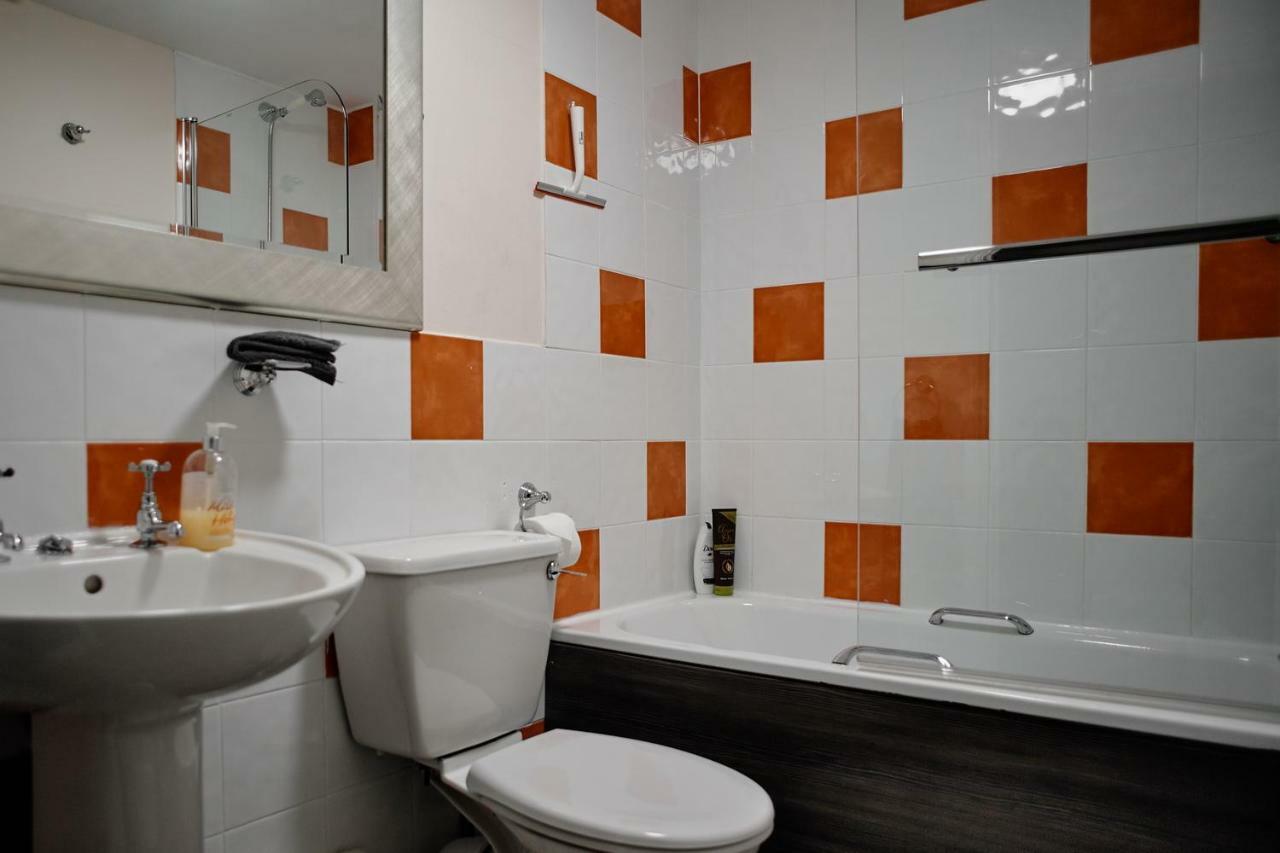 Central Located Two Bedroom Suite Bristol Luaran gambar